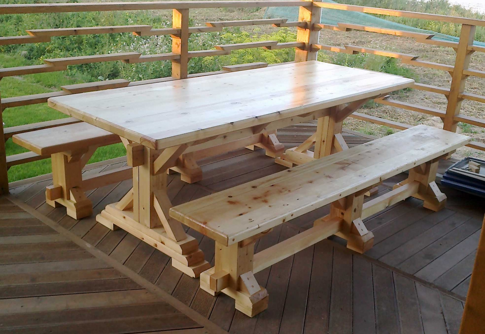стол и лавки для дачи из дерева